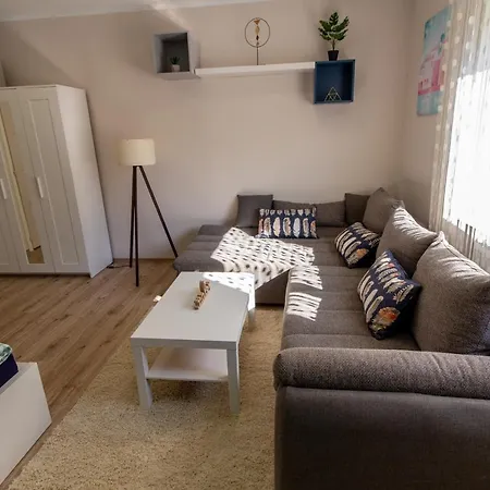 아파트 Lunda Apartman 에게르
