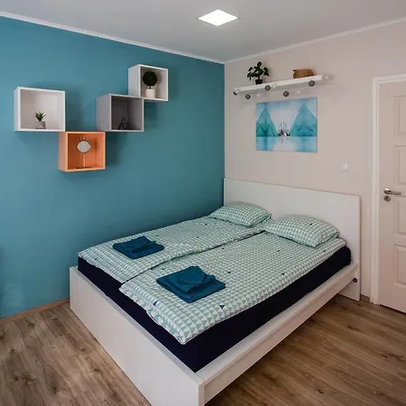 Lunda Apartman Apartman *